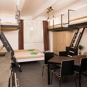Flying Bed Close To Castle And Airport , Praha Česká republika
